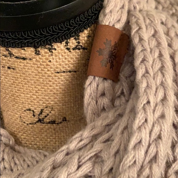 ❄️ 🧣 Women’s Winter Infinity Scarf & Ponytail Beanie Set 🧣 ❄️ - Picture 6 of 14